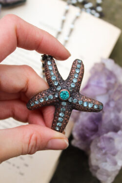 Kailani ✵ Pearly Starfish Pendant with Sparkly Blue Diamanté Details